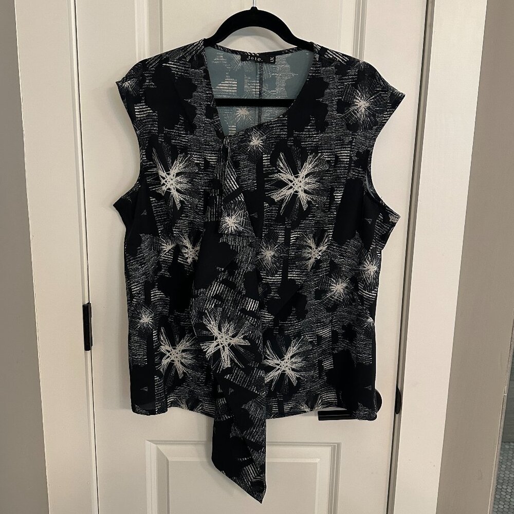Jete Abstract Asymmetrical Top - 1X